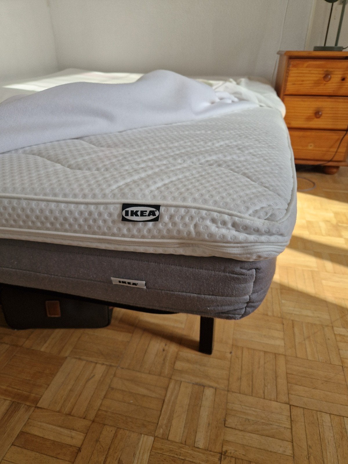 Ikea bed 140x200 met Norrsele topmatras en Sultan matras, Ophalen