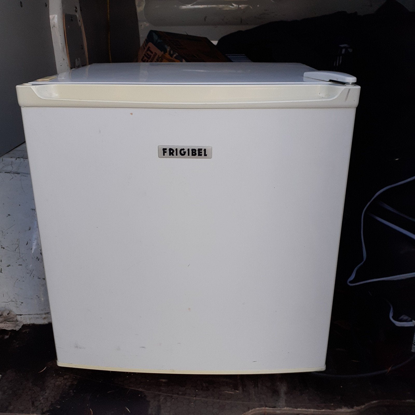 "Frigibel" mini koelkast Model RB 50, Witgoed en Apparatuur, Koelkasten en IJskasten, Ophalen