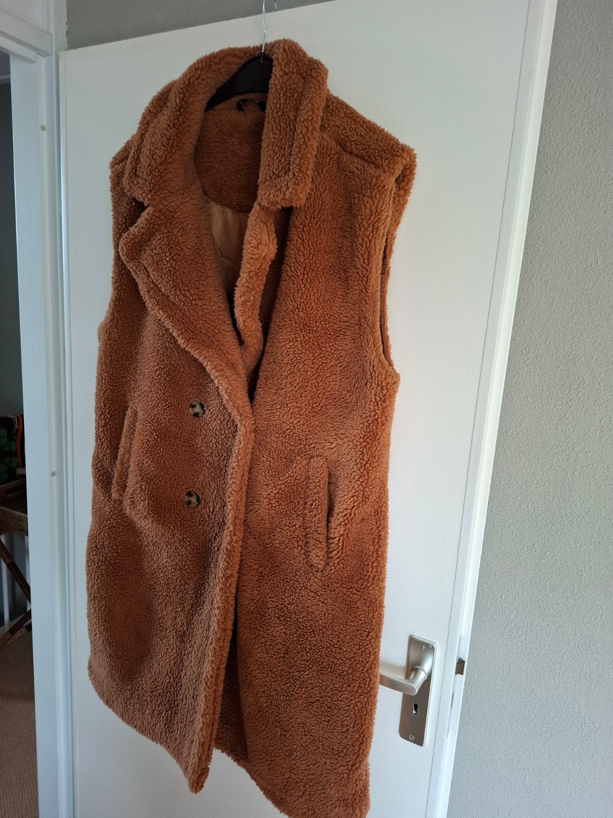 Lange bodywarmer - Miljuschka, Ophalen of Verzenden, Zo goed als nieuw, Maat 42/44 (L), Bruin