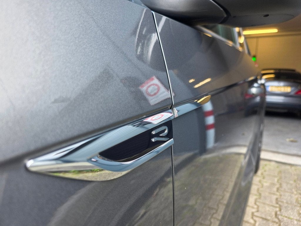 Volkswagen T-ROC 2.0 TSI 4Motion R / AKRAPOVIC !, Auto's, Gebruikt, 4 cilinders, Alcantara, Vierwielaandrijving