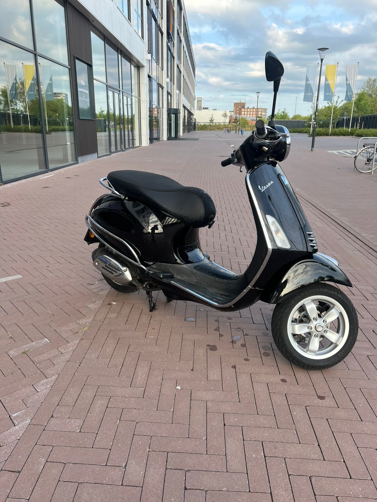 prachtige vespa primavera, Fietsen en Brommers, Scooters | Vespa, Ophalen of Verzenden, Zo goed als nieuw, Benzine, Overige modellen