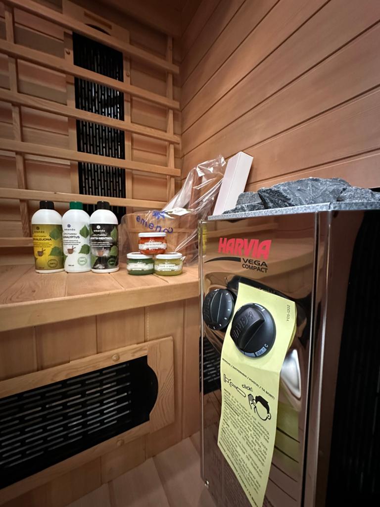 COMBI SAUNA INFRAROOD MET OPGIETKACHEL GRATIS BEZORGD! 🚚, Sport en Fitness, Sauna, Ophalen of Verzenden, Zo goed als nieuw, Complete sauna