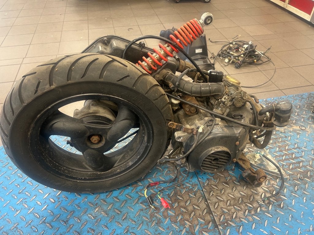 Complete motor 4-takt Kymco Agility bromscooter, Ophalen, Gebruikt, Info@kymco.nl, Kymco