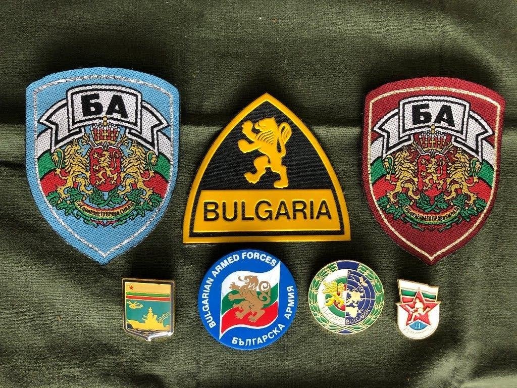 Emblemen, badges Bulgaarse Krijsmacht, Ophalen of Verzenden, Landmacht, Nederland, Embleem of Badge