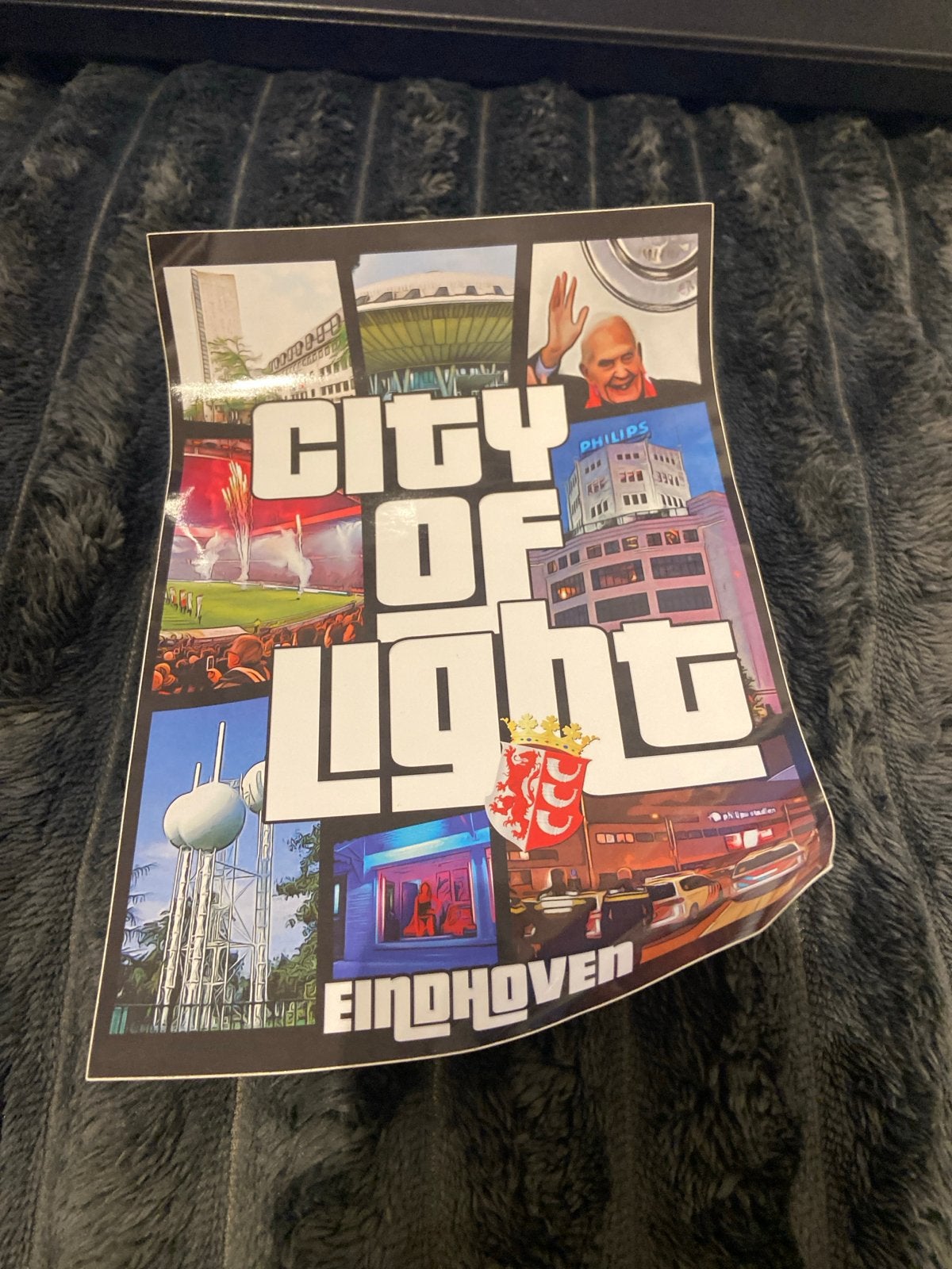 City of Light Eindhoven Poster - GTA Stijl, Rechthoekig Staand, A4 of kleiner, Ophalen of Verzenden, Zo goed als nieuw