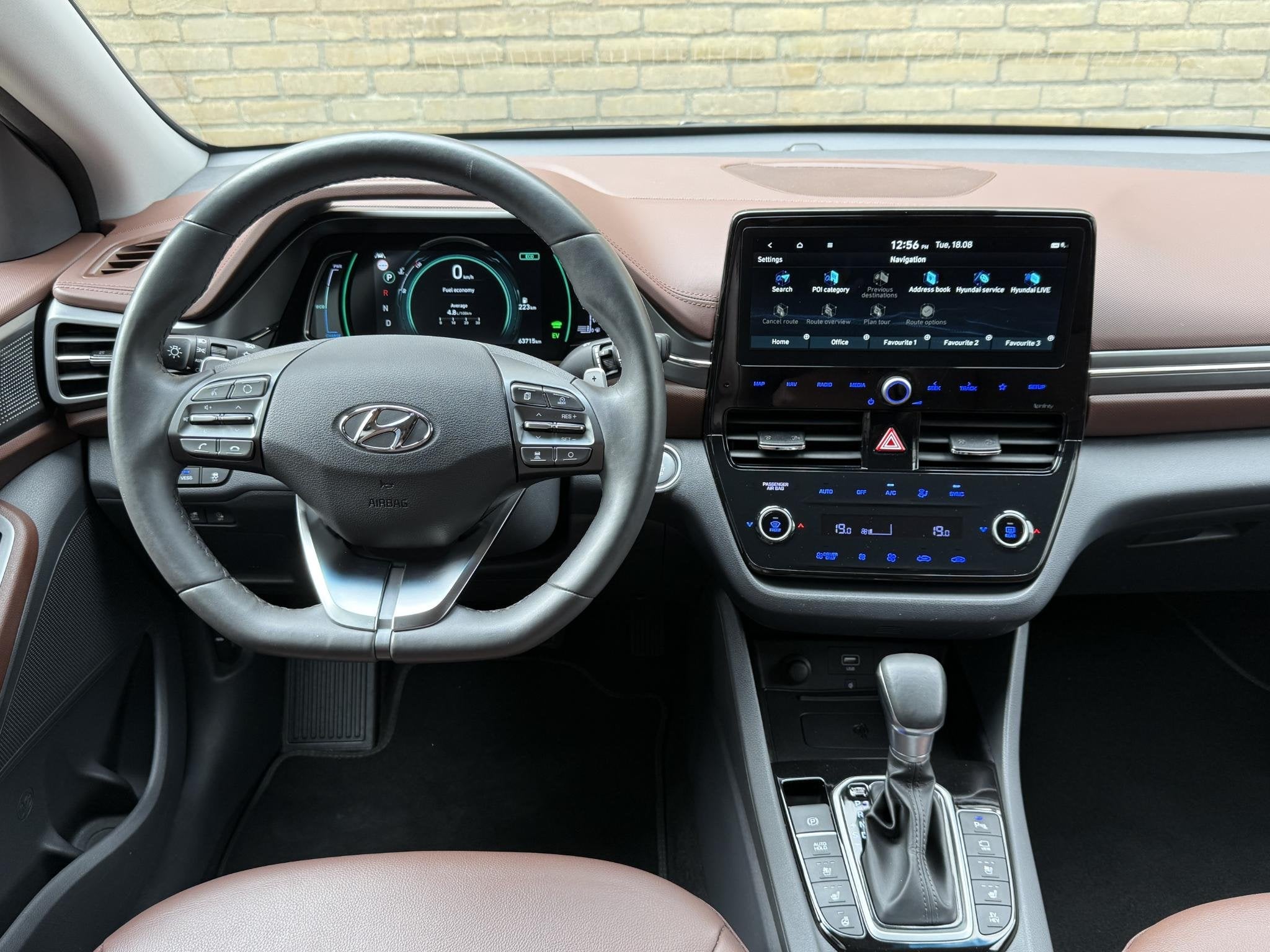 Hyundai IONIQ 1.6 GDi PHEV Premium | Leder | Camera | Naviga, Auto's, Lichtsensor, Gebruikt, Zwart, Plug-in hybride