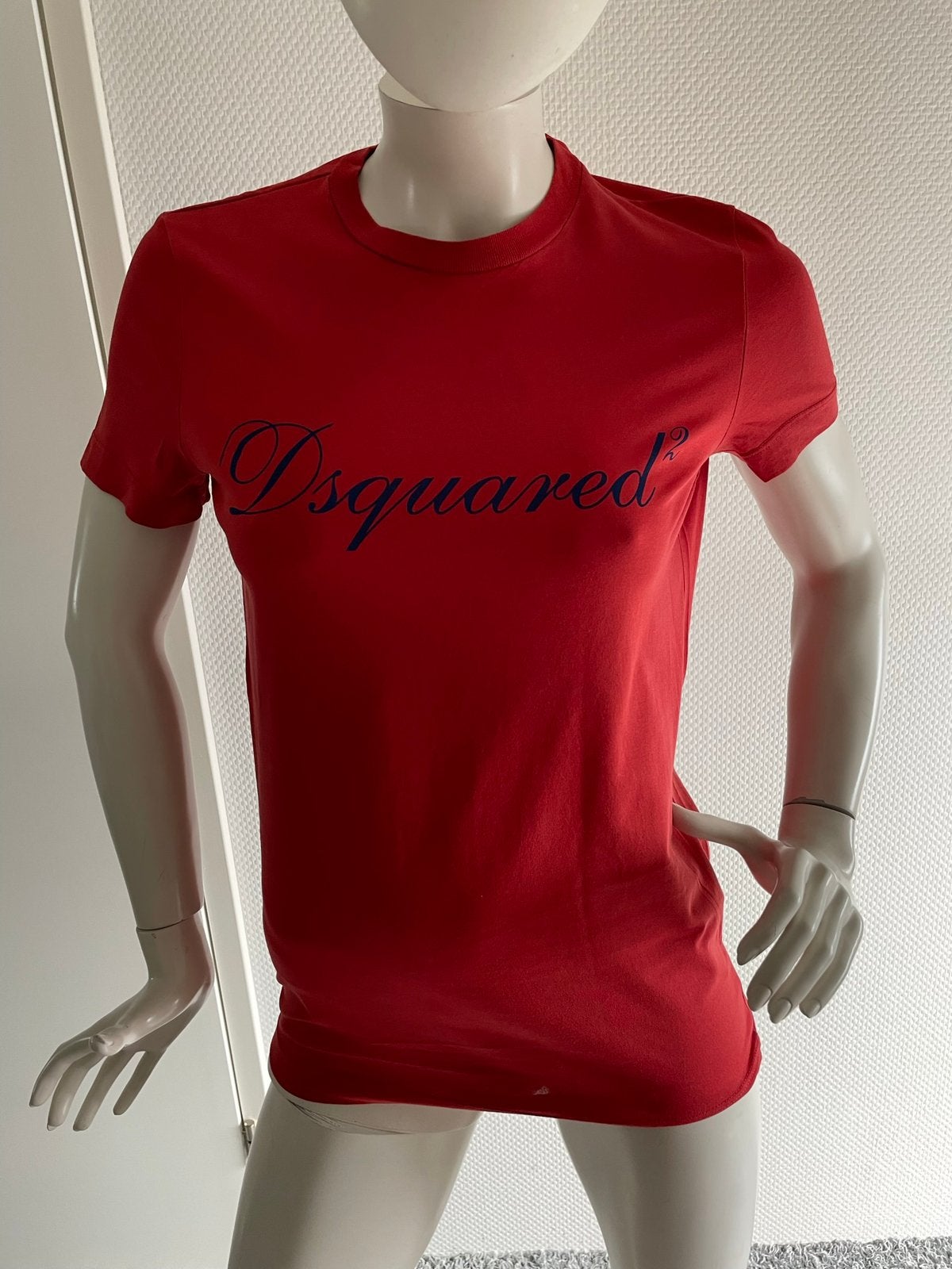 Dsquared2 shirt met leuke opdruk maat s, Ophalen of Verzenden, Zo goed als nieuw, Korte mouw, Maat 36 (S)