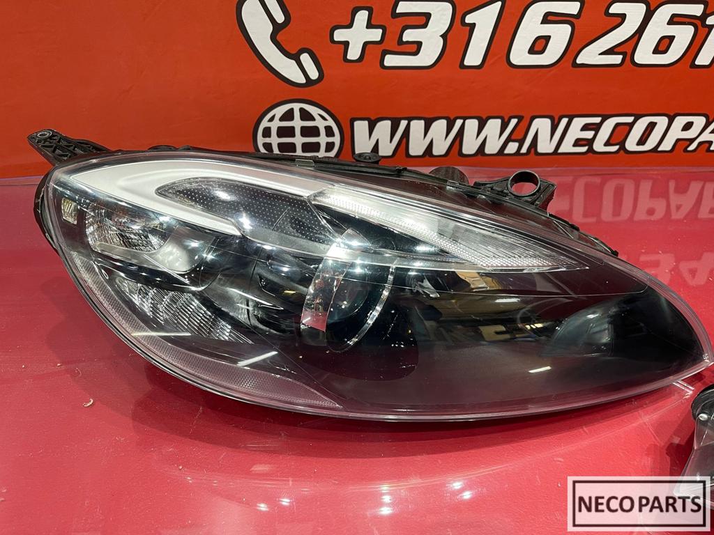 VOLVO V40 XENON KOPLAMP COMPLEET LINKS RECHTS COMPLEET, Gebruikt, -, -, Ophalen of Verzenden