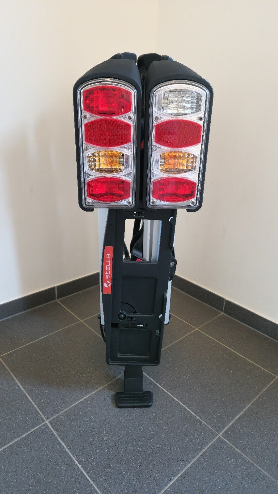 Stella Grand Vettore  Opvouwbare kantelbare  fietsendrager, Ophalen, Nieuw, 2 fietsen, Trekhaakdrager