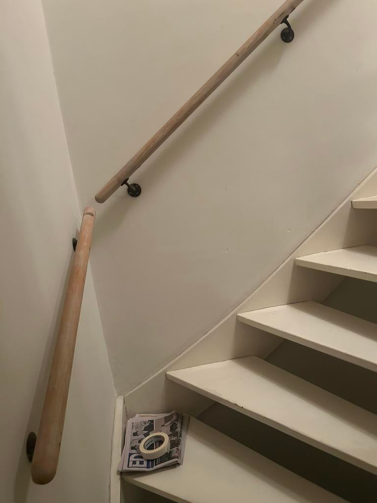 3 delige houten trapleuning-1x 210cm 1x 96cm 1x 70cm, Doe-het-zelf en Verbouw, Ladders en Trappen, Ophalen, Zo goed als nieuw