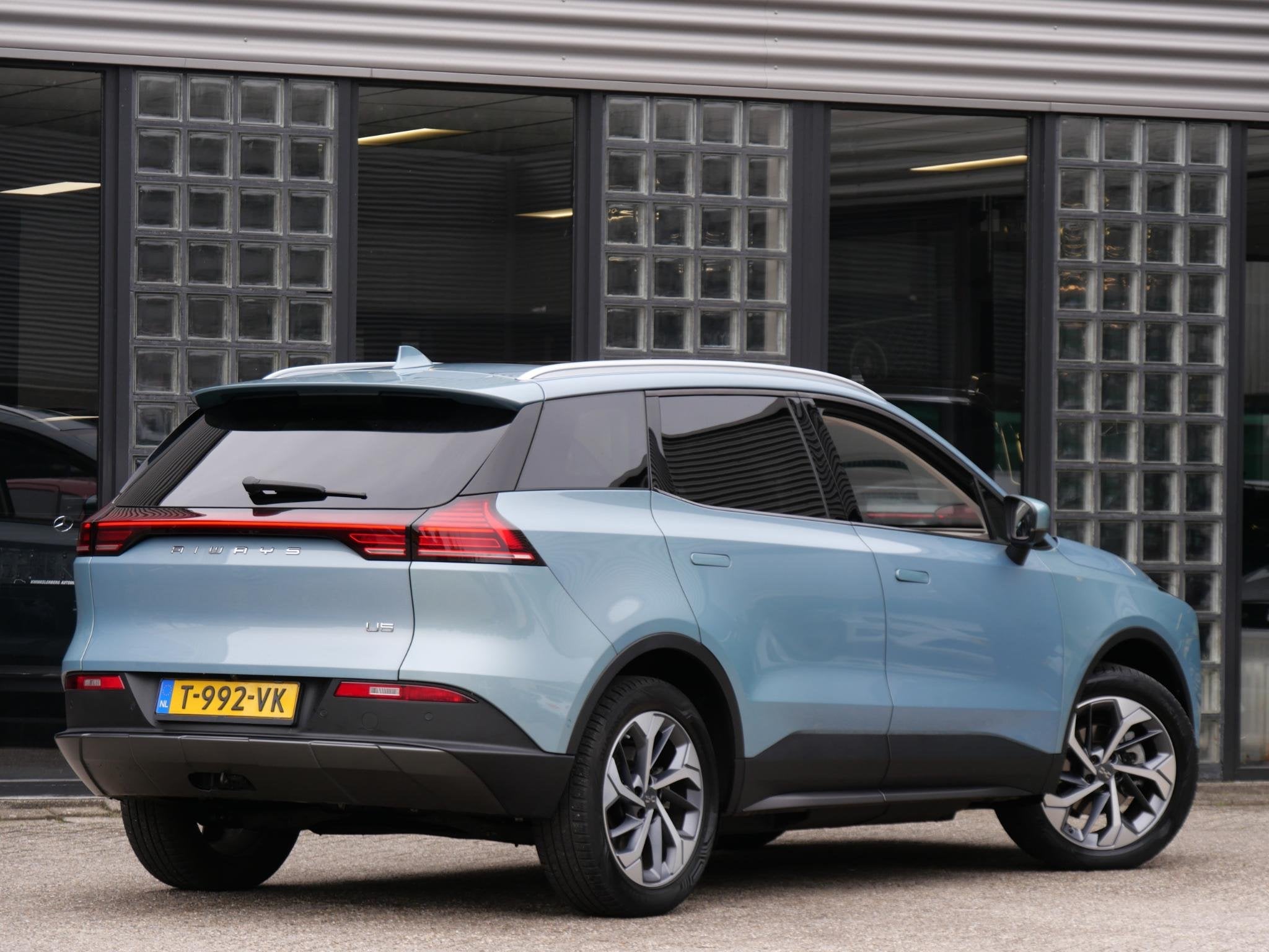 Aiways U5 63kWh PREMIUM/ 3-FASE/ PANORAMADAK/ TREKHAAK/ SOH, Auto's, Aiways, U5, Gebruikt, Automatische klimaatregeling, Blauw