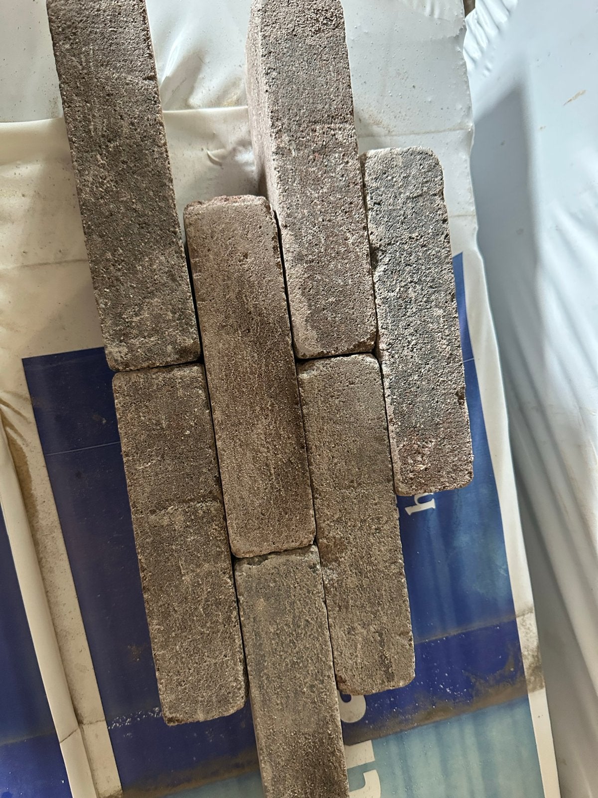 Nieuwe betonnen stenen voor tuin of pad, Tuin en Terras, Ophalen, Klinkers, Nieuw, 10 m² of meer