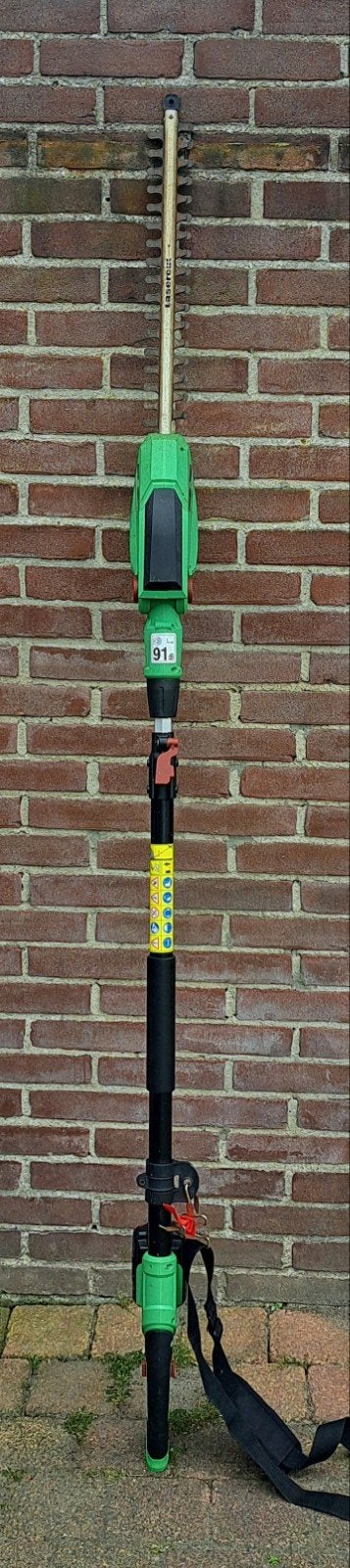 Telescopische 20v accu-heggenschaar incl. Lader en 1 accu, Tuin en Terras, Heggenscharen, Ophalen, Gebruikt, Accu, Florabest