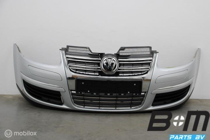 Voorbumper met grille VW Jetta 2006 LA7W 1K0807217E, Gebruikt