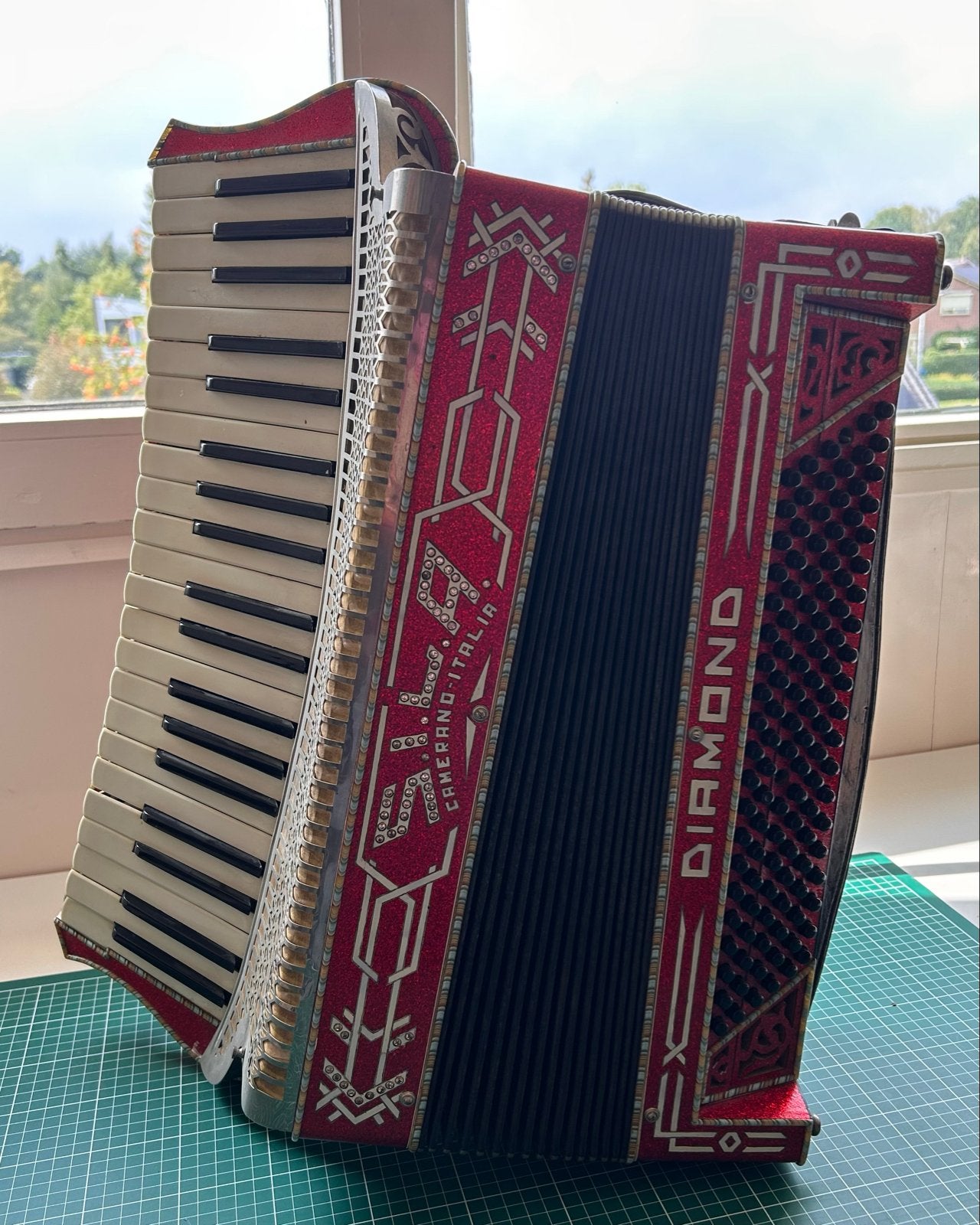Accordeon Vintage - Diamond Camerano Italia - Rood, Muziek en Instrumenten, Overige merken, Gebruikt, Overige formaten, Met koffer