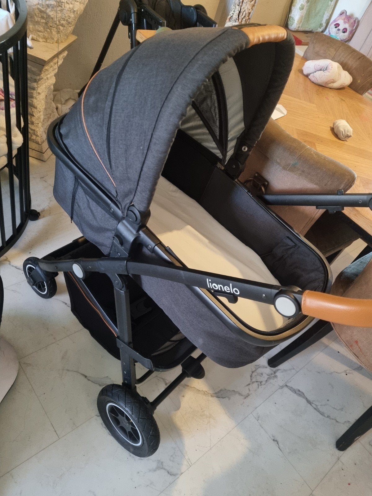 Lionelo wagen - Zo goed als nieuw, Zo goed als nieuw, Combiwagen, Met reiswieg, Ophalen