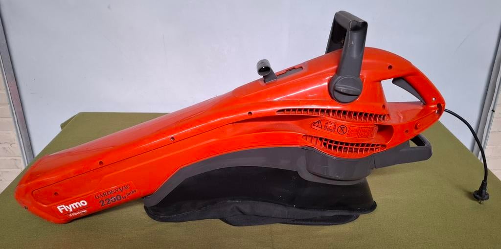 Flymo Gardenvac 2200W bladblazer /bladzuiger mer opvangzak, Tuin en Terras, Ophalen, Gebruikt, Met opvangzak, Handgedragen