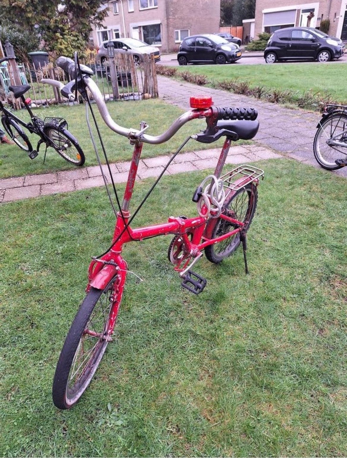 Opvouwbare fiets - Rood - Handig voor woon-werkverkeer, Fietsen en Brommers, Fietsen | Vouwfietsen, 20 inch of meer, Gebruikt