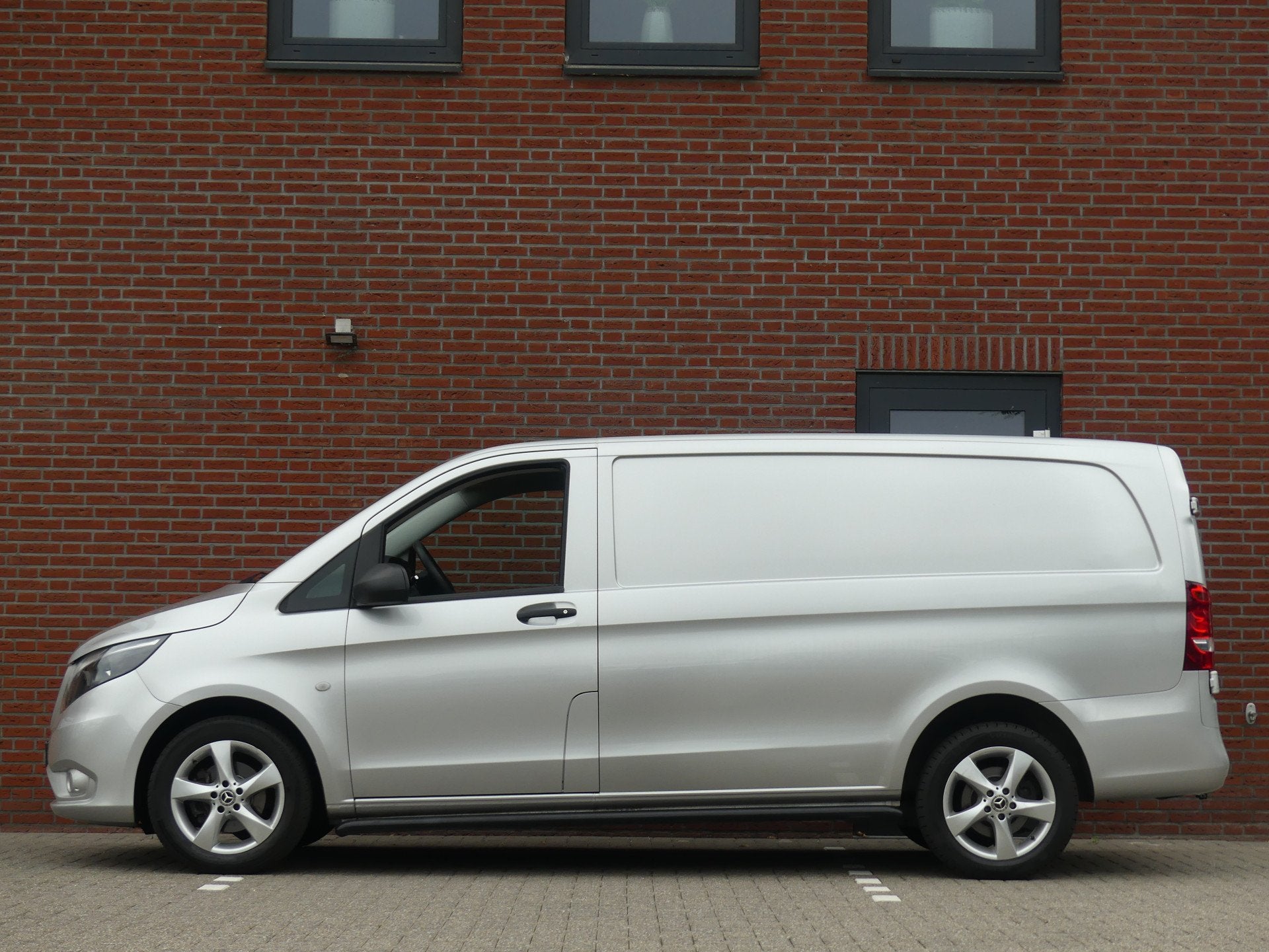 Mercedes-Benz Vito 111 CDI Lang Airco/Trekhaak/Lichtmetalen, Voorwielaandrijving, Elektrische ramen, Gebruikt, Euro 6