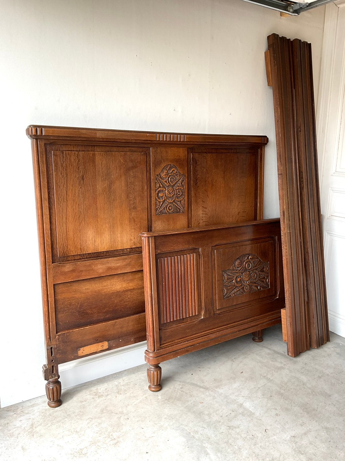 Antiek bed met houtsnijwerk, eiken, 130 x 200 cm, Ophalen