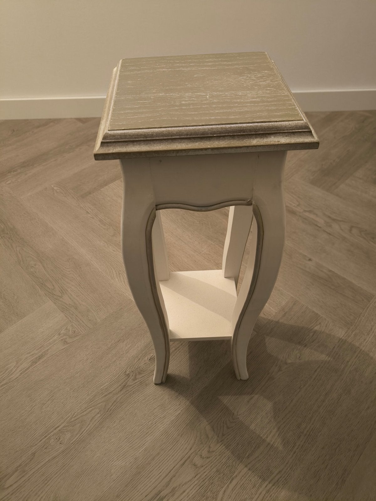 Leuk (decoratie) planten tafeltje white wash zgan, Huis en Inrichting, Minder dan 55 cm, Ophalen of Verzenden, Zo goed als nieuw