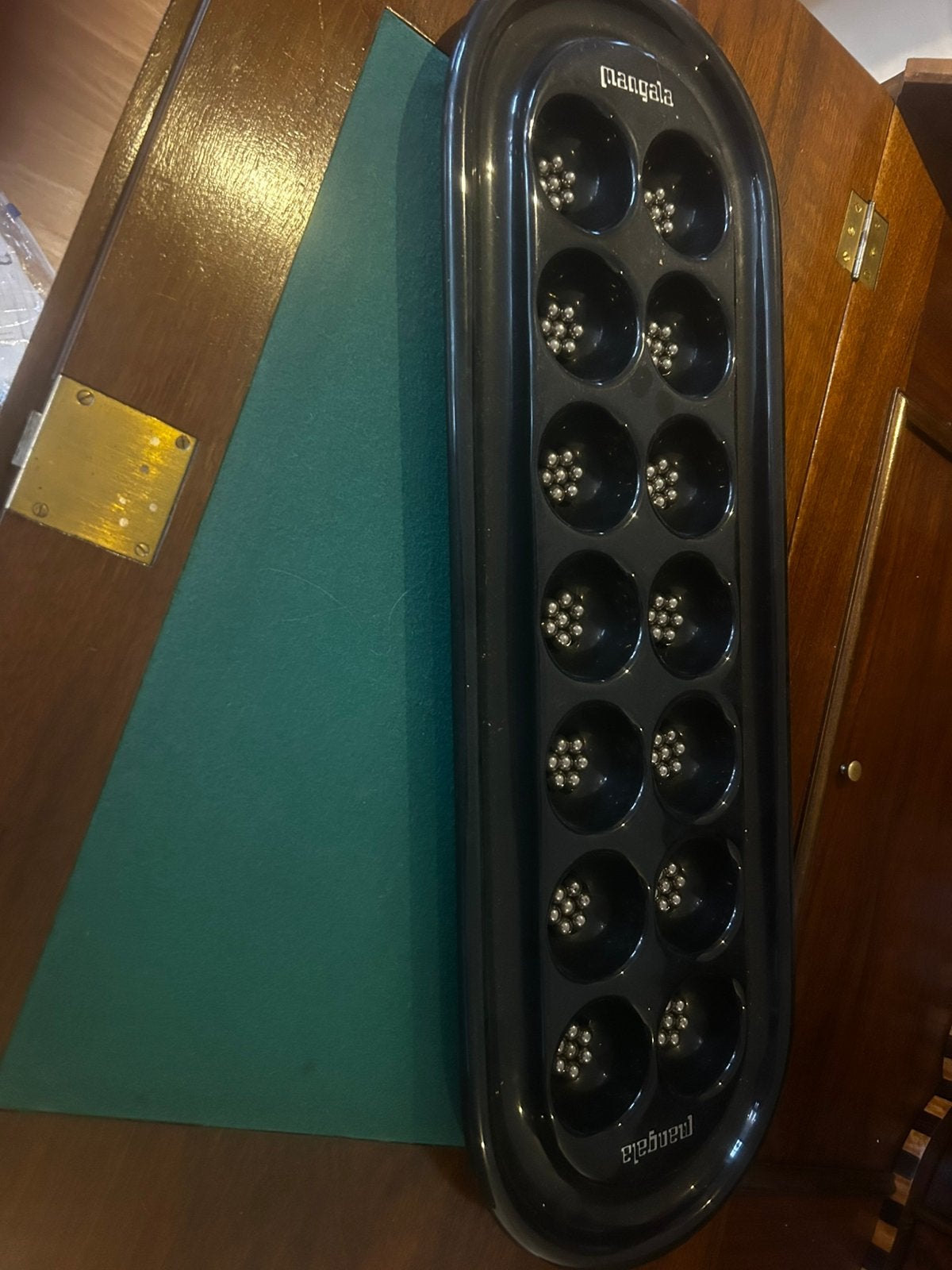 Mancala bordspel met metalen balletjes, Een of twee spelers, Ophalen of Verzenden, Zo goed als nieuw