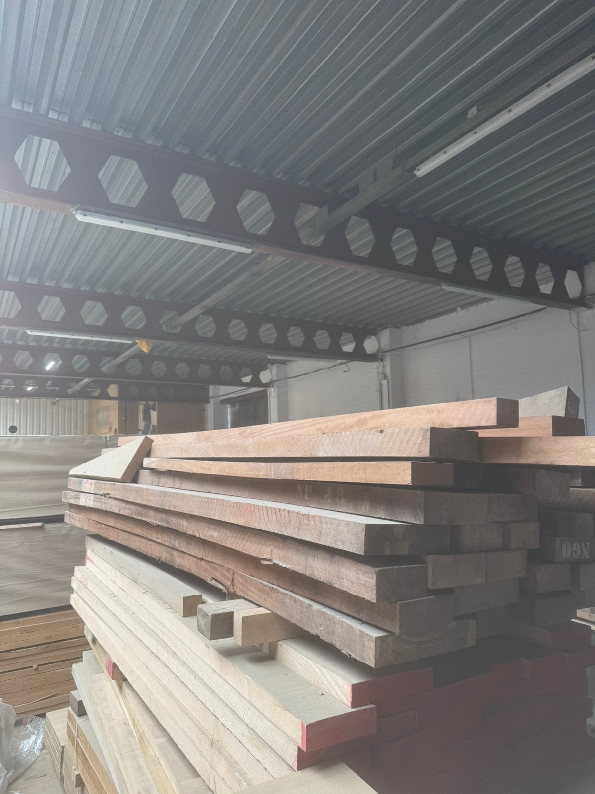 Iroko lange lengtes 68mm dik, Doe-het-zelf en Verbouw, Hout en Planken, Ophalen, Zo goed als nieuw, Plank, Overige houtsoorten