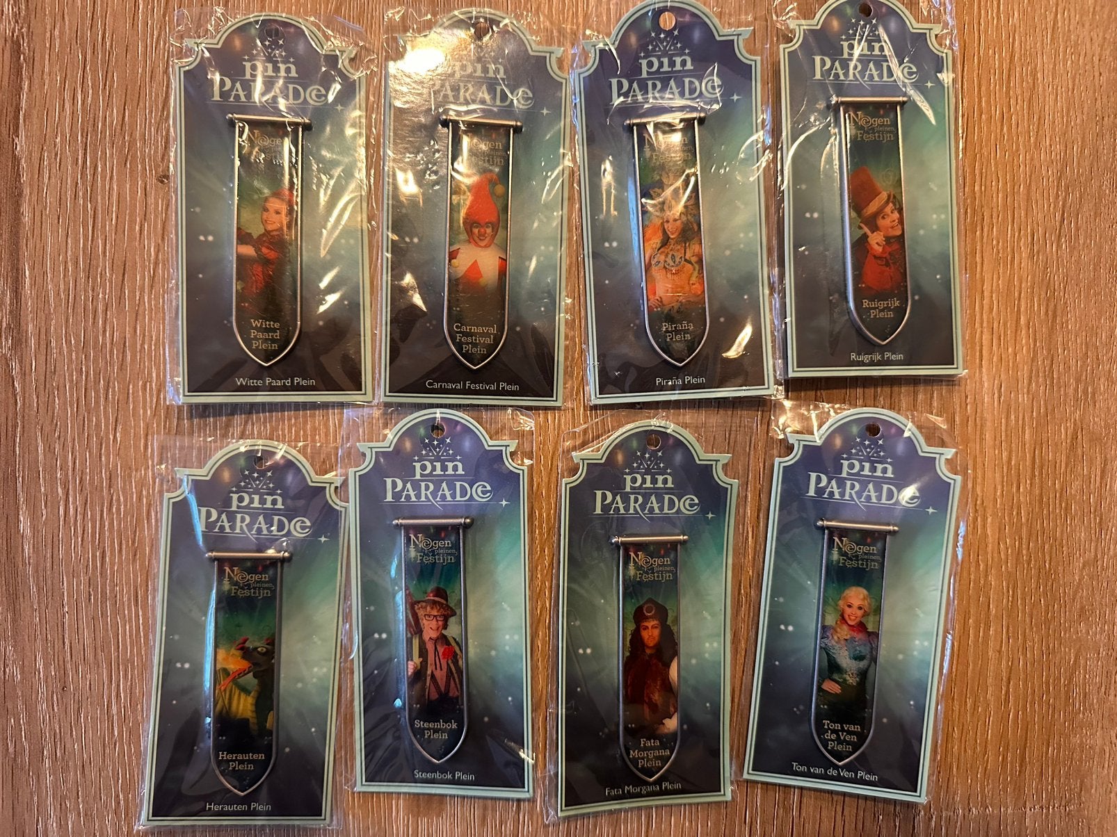 8 Efteling pins- Negen Pleinen Festijn 2015, Verzamelen, Ophalen, Nieuw, Button of Speldje
