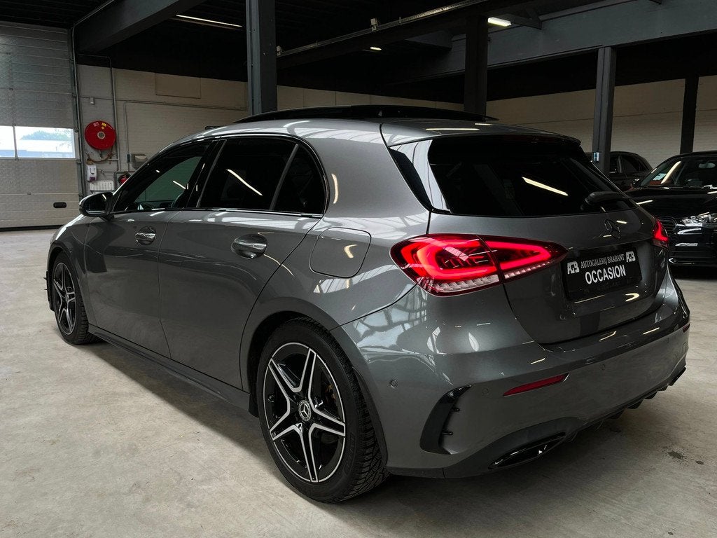Mercedes-Benz A-klasse 180 Business Solution AMG Pano /, Auto's, Mercedes-Benz, 136 pk, Gebruikt, Zwart, 4 cilinders