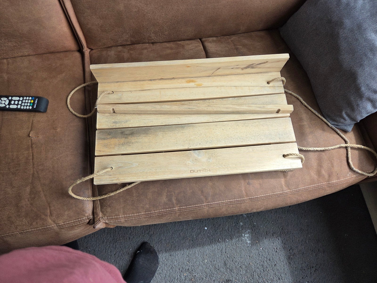 Houten dienblad/bank organizer met touw handvatten, Ophalen, Gebruikt, Bruin, Hout