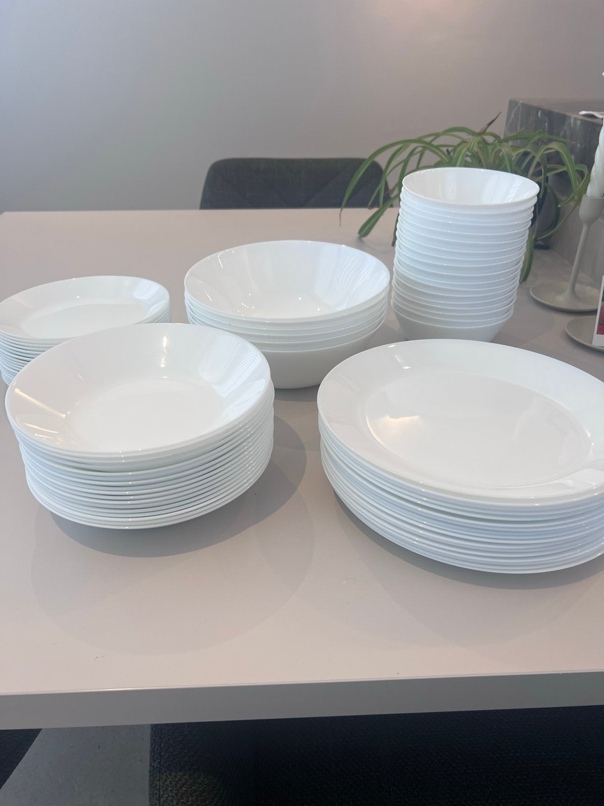 Wit servies IKEA oftast: borden, schaaltjes en schalen, Ophalen, Keramiek, Zo goed als nieuw, Overige stijlen