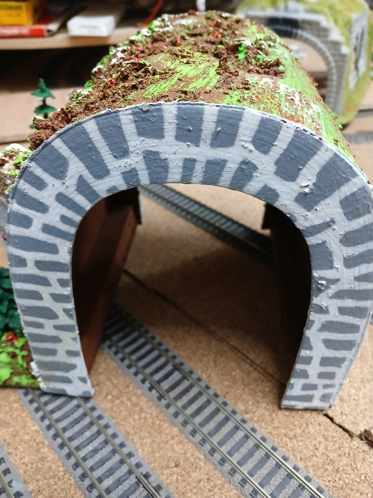 Handgemaakte tunnel voor HO spoor, Ophalen of Verzenden, Gebruikt, Brug, Tunnel of Gebouw