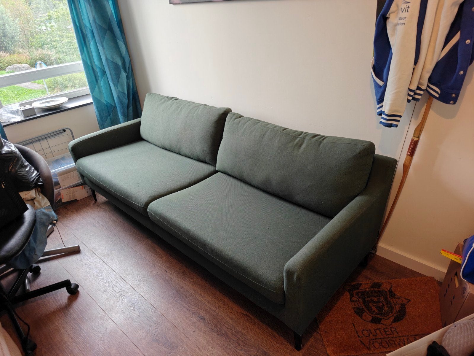 Comfortabele 4-zitsbank in olijfgroen, Ophalen, Gebruikt, 75 tot 100 cm, Rechte bank