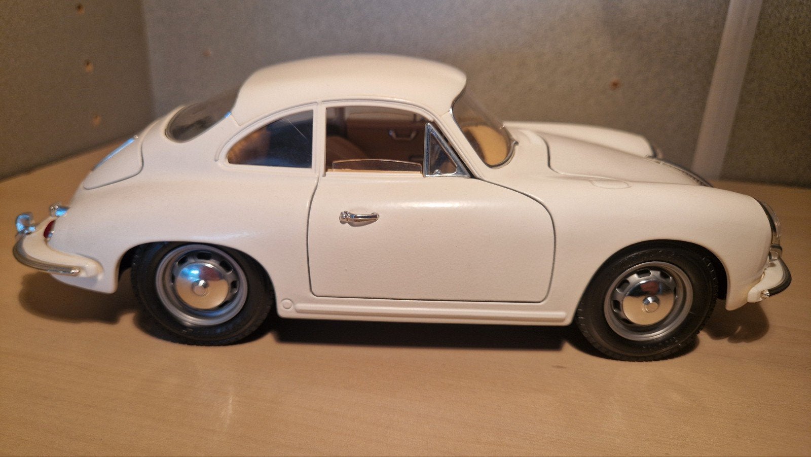 Witte Porsche 356 S-C Schaalmodel - Gedetailleerd, Hobby en Vrije tijd, Modelauto's | 1:18, Ophalen of Verzenden