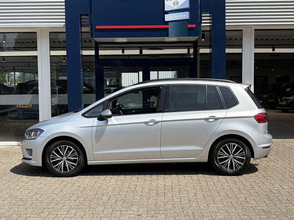 Volkswagen Golf Sportsvan 1.2 TSI Connected Series / Automaa, Stof, Gebruikt, Euro 6, 4 cilinders