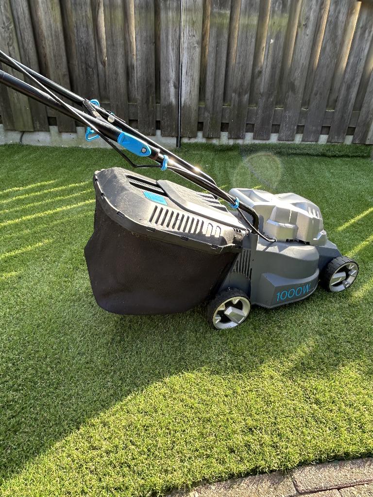Elektrische grasmaaier, Tuin en Terras, Grasmaaiers, Gebruikt, Elektrische grasmaaier, 30 t/m 39 cm, Opvangzak, Ophalen