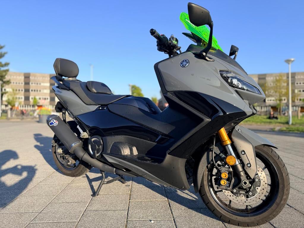 Yamaha Tmax Tech Max 560 - NIEUWSTAAT, Ophalen, Overige modellen, Zo goed als nieuw, Benzine