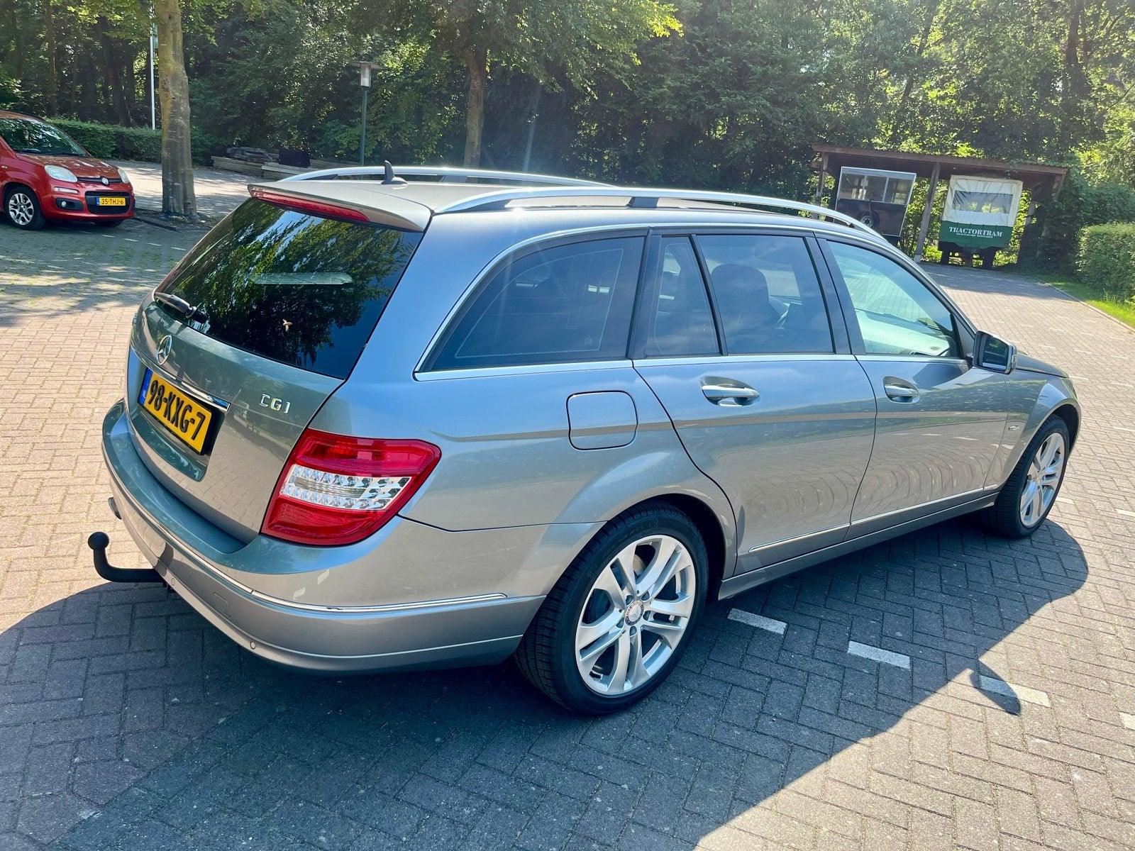 Mercedes-Benz C-Klasse 1.8 C250 CGI Estate AUT 2010 Grijs, Automatische klimaatregeling, Achterwielaandrijving, 1800 kg, Zwart