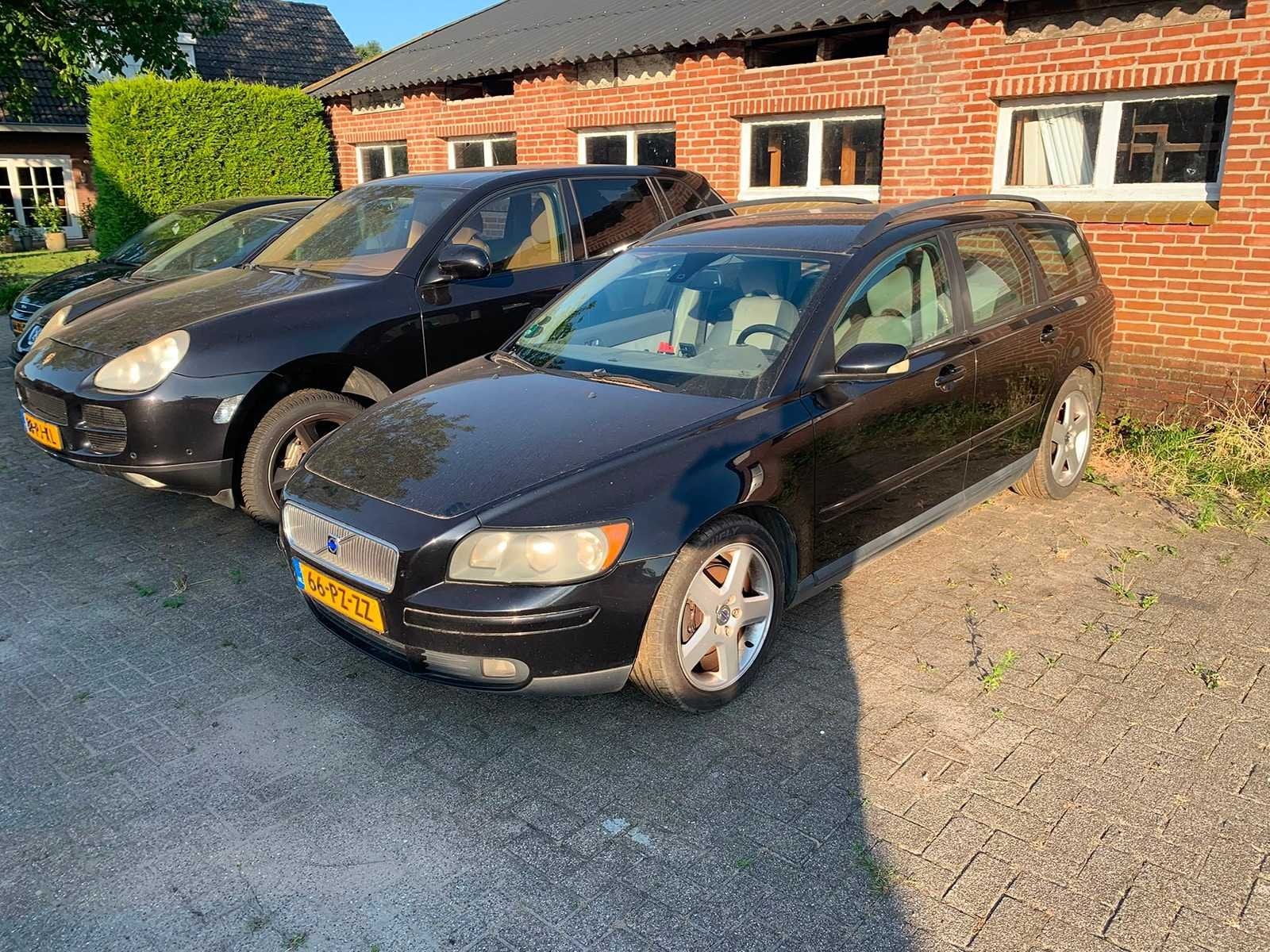 Volvo - 2005 - V50 - 2.4 Summum - 66-PZ-ZZ, Auto's, Gebruikt, 700 kg, Zwart, Origineel Nederlands
