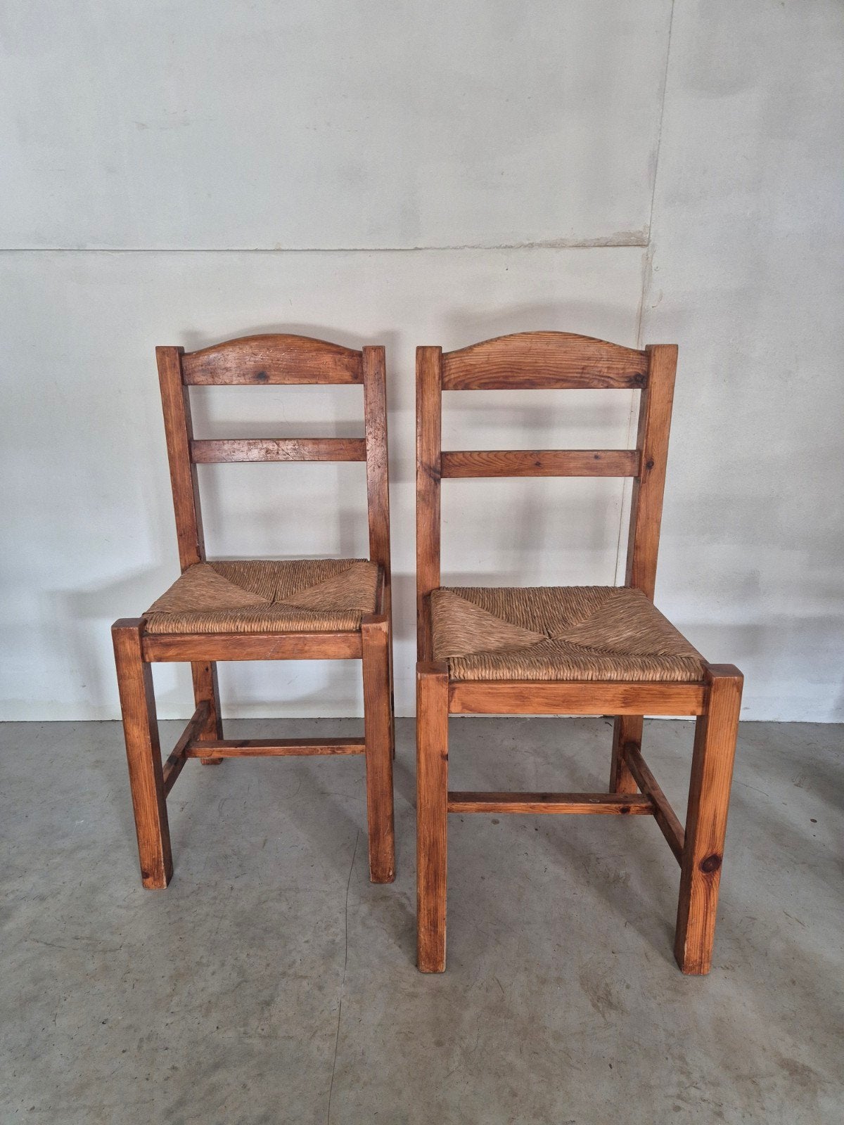 Set van 2 grenen scandinavische stoelen met biezen zitting, Huis en Inrichting, Stoelen, Bruin, Onbekend, Ophalen of Verzenden