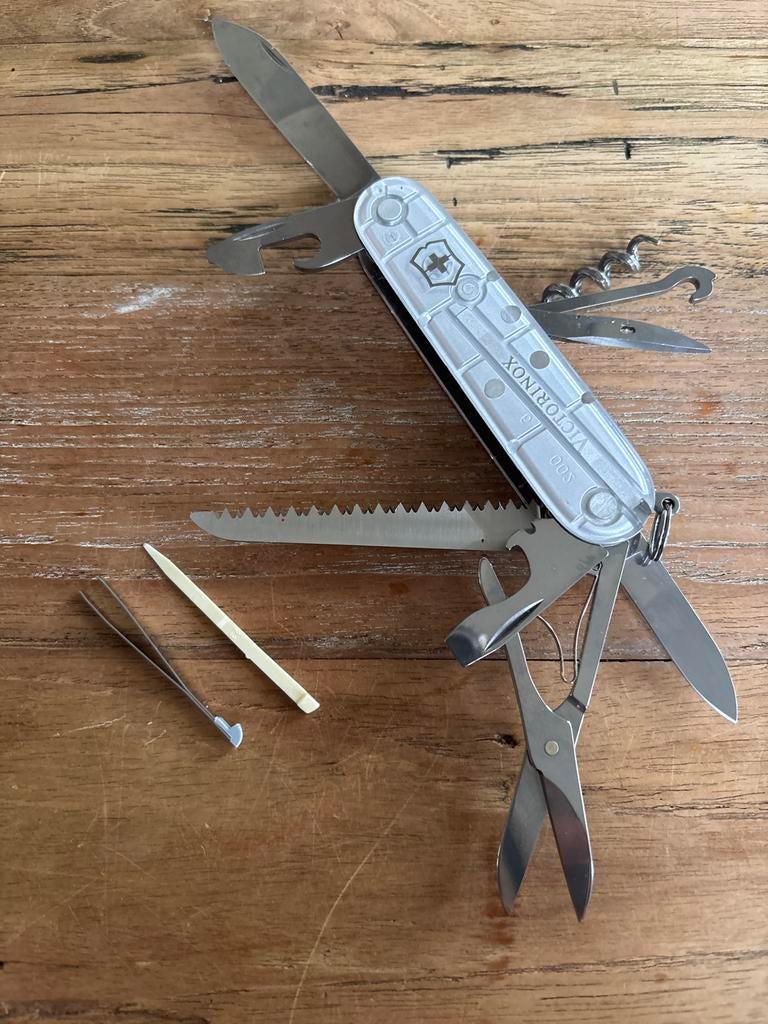 Victorinox huntsman transparant zilver zakmes, Ophalen of Verzenden, Zo goed als nieuw