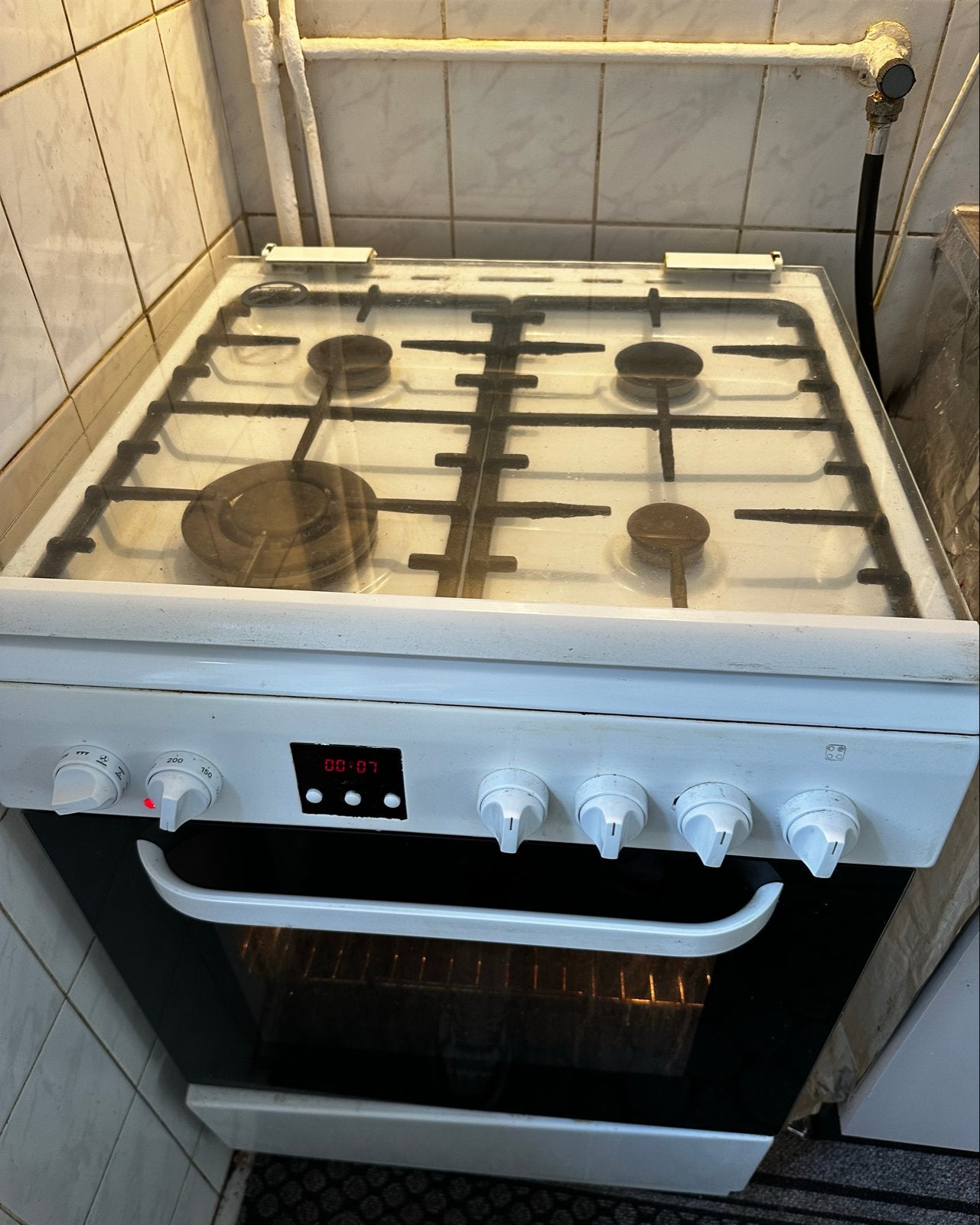 Gasfornuis met oven - Functioneel met kleine defecten, Witgoed en Apparatuur, Ophalen, Gebruikt, 4 kookzones, Gas