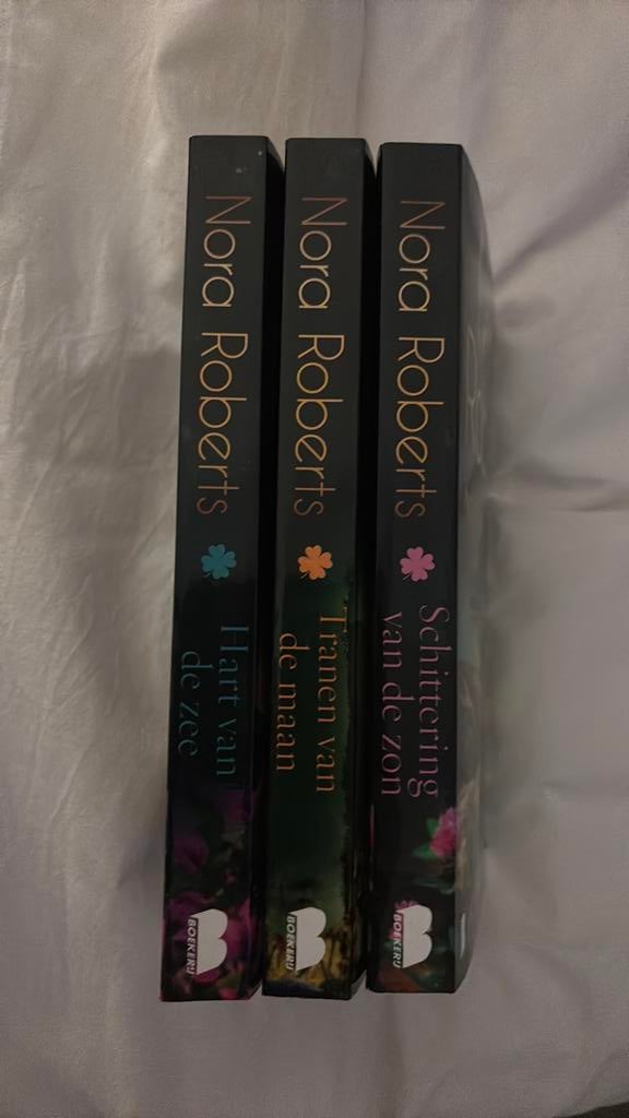 Gallaghers van Ardmore-trilogie Nora Roberts, Boeken, Fantasy, Ophalen of Verzenden, Zo goed als nieuw