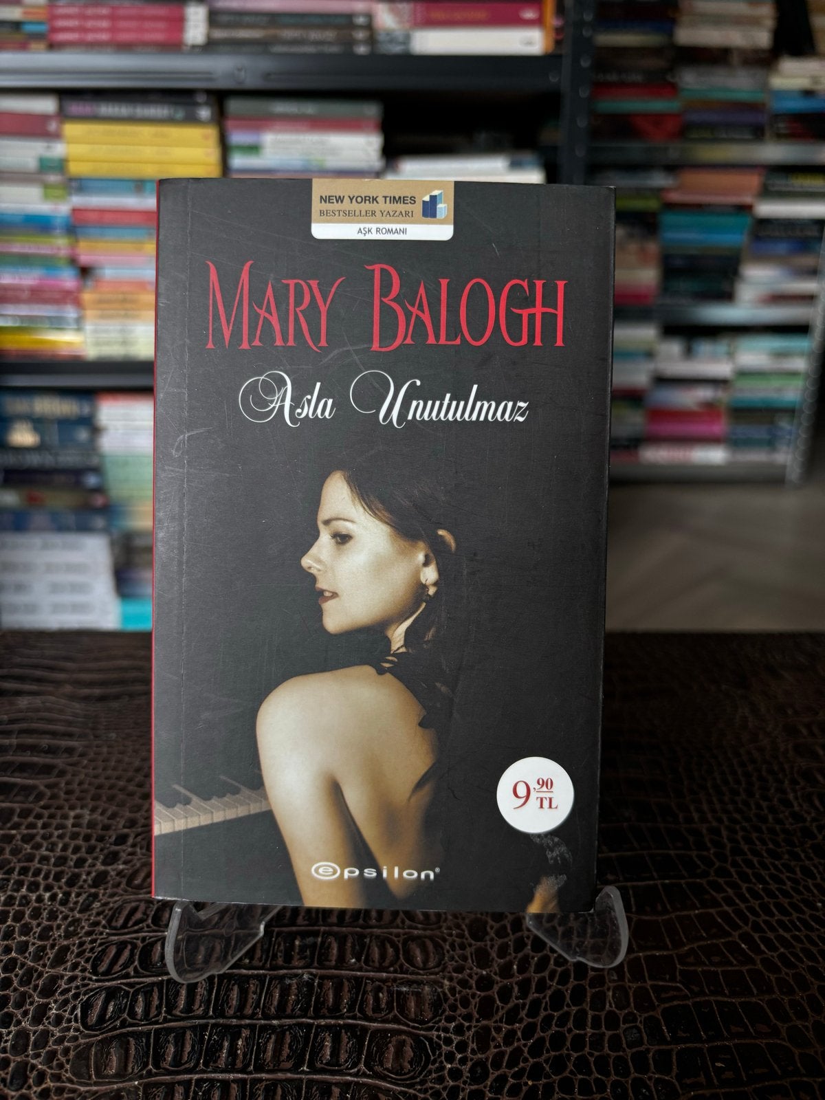Mary Balogh - Asla Unutulmaz (No Longer a Stranger), Ophalen of Verzenden, Zo goed als nieuw, Wereld overig