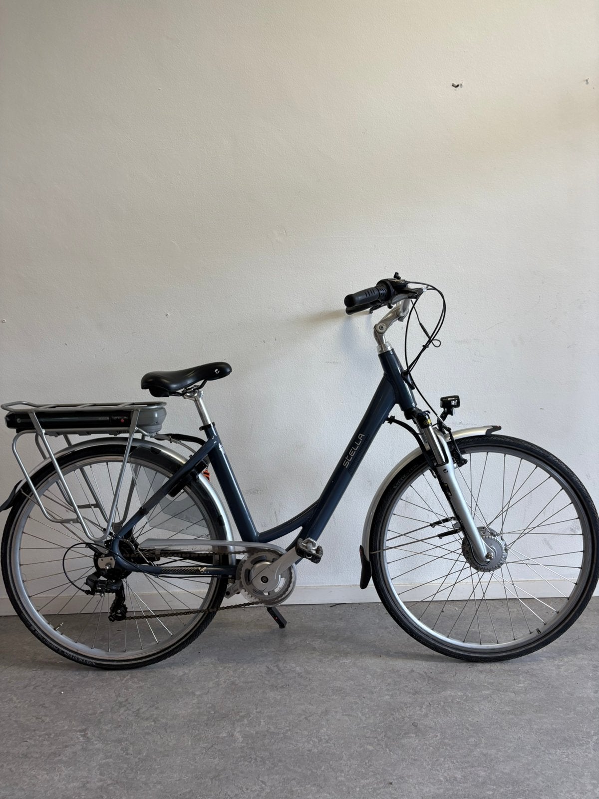 Stella Allegra D53 Voorwielmotor 53 cm Elektrische Fiets, 26 inch of meer, Velgrem, Ophalen of Verzenden, Zo goed als nieuw