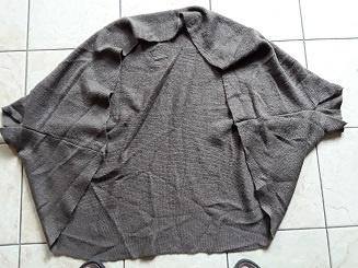 STOLA, CAPE, gebreid, bruin z.g.a.n., Ophalen of Verzenden, Zo goed als nieuw, Maat 46/48 (XL) of groter, Sjaal