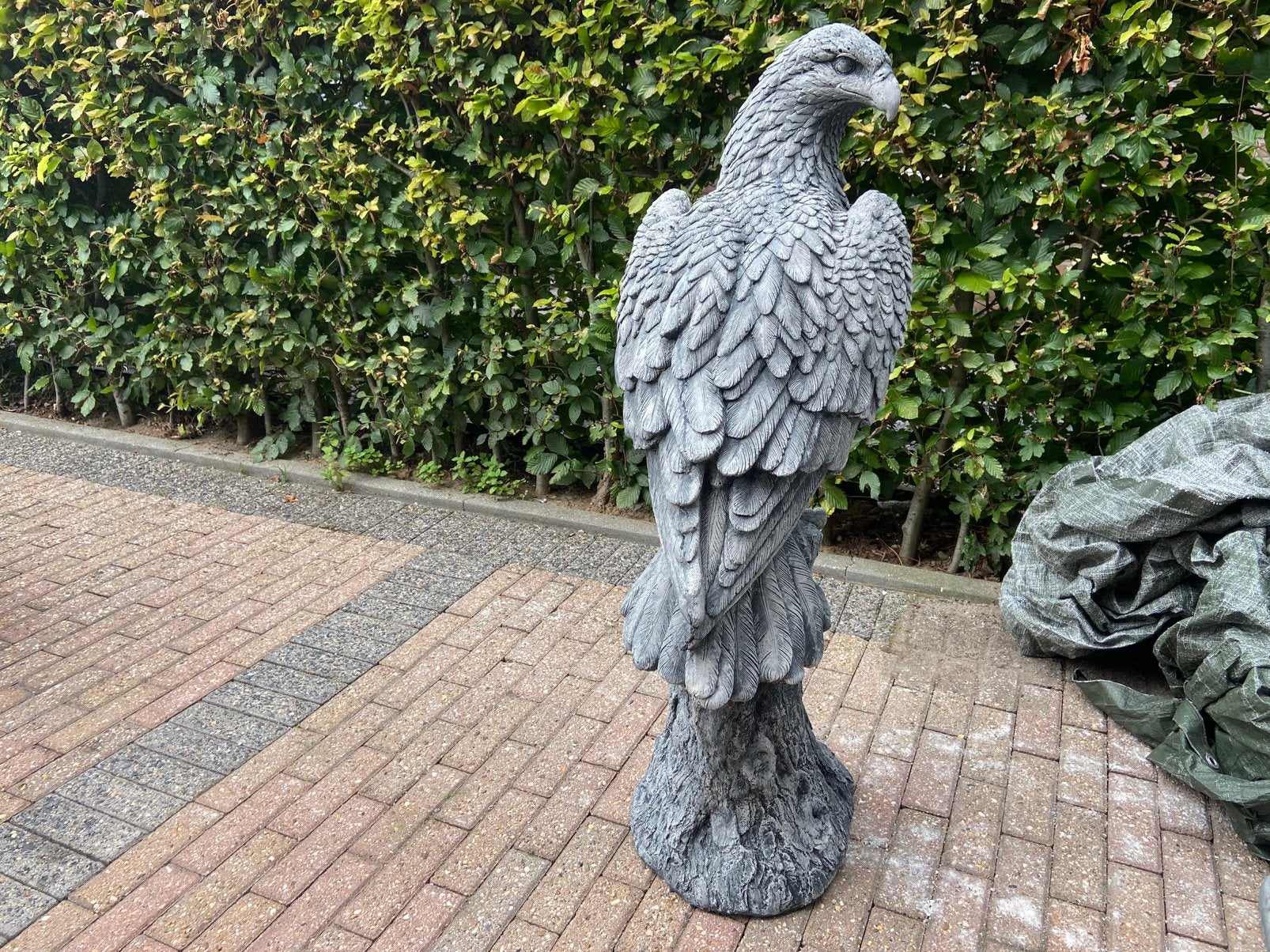 Adelaar op Stam, Ophalen, Nieuw, Beton, Dierenbeeld