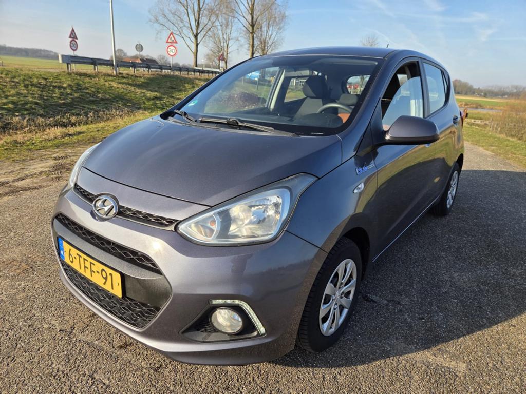 Hyundai i10 1.0 5DR 2014 Grijs, Auto's, Hyundai, Voorwielaandrijving, Stof, 31 €/maand, 4 stoelen