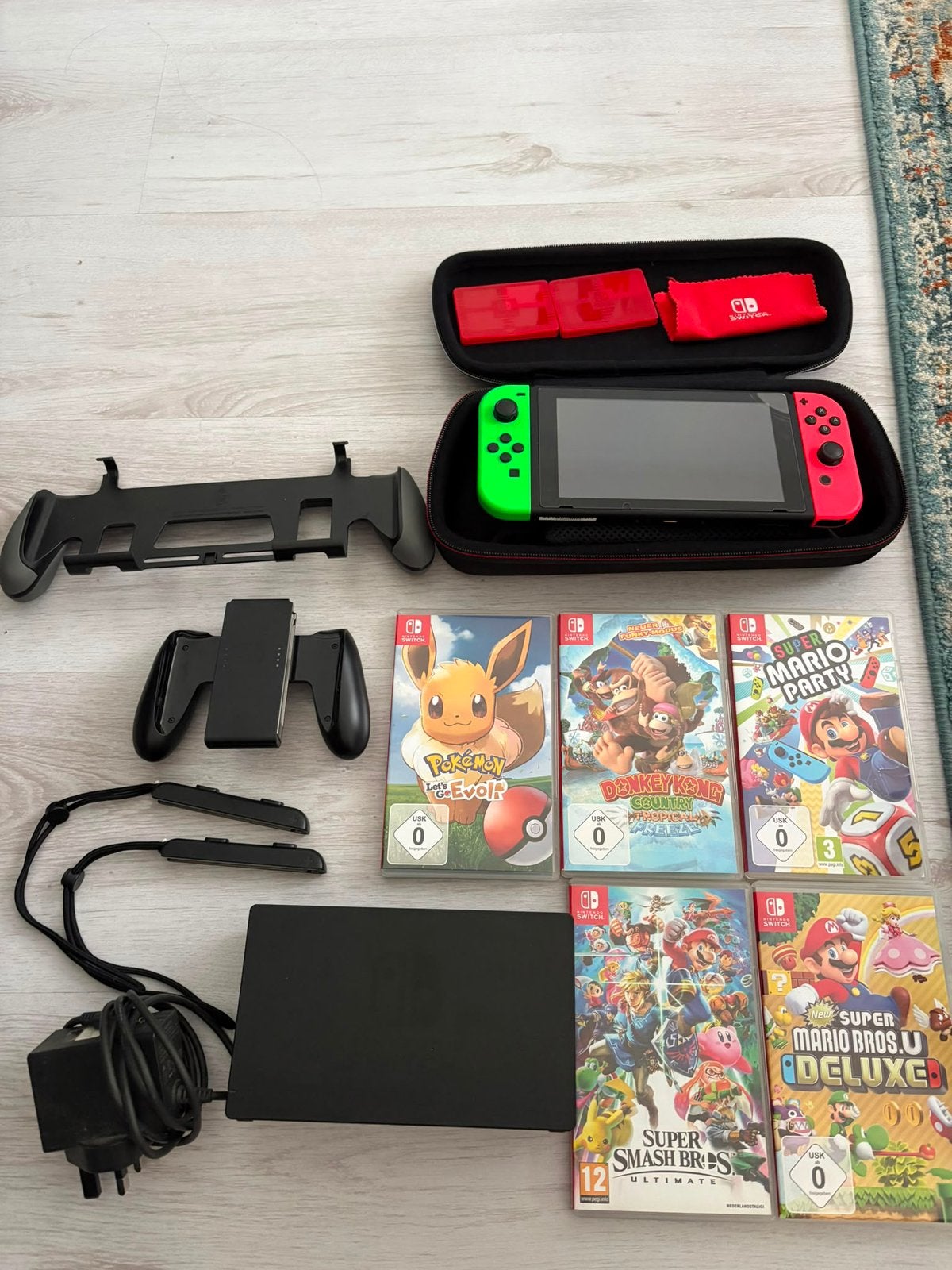 Nintendo switch 1 met 5 games + accessoires, Met 2 controllers, Ophalen of Verzenden, Switch Original, Gebruikt