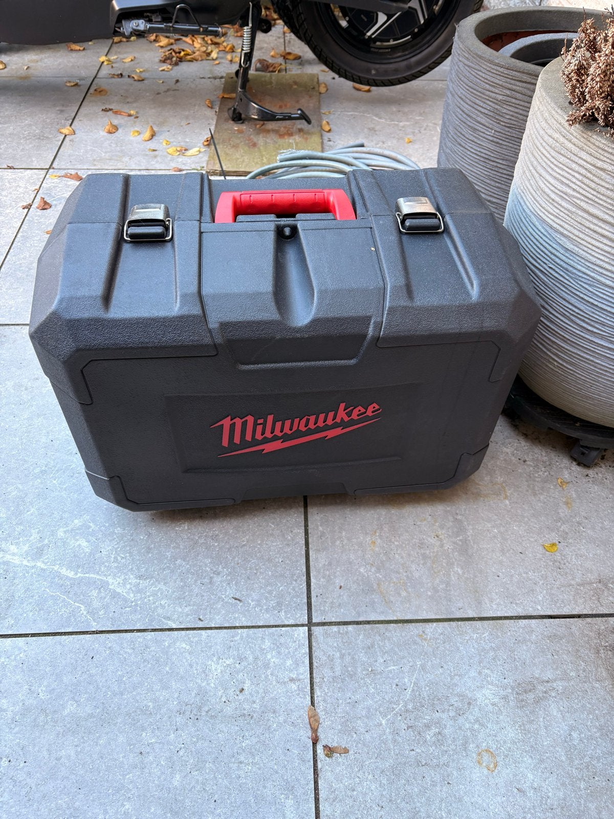 Milwaukee gereedschapskoffer (leeg) - ZGAN, Ophalen, Zo goed als nieuw, Gereedschapsopslag, Milwaukee